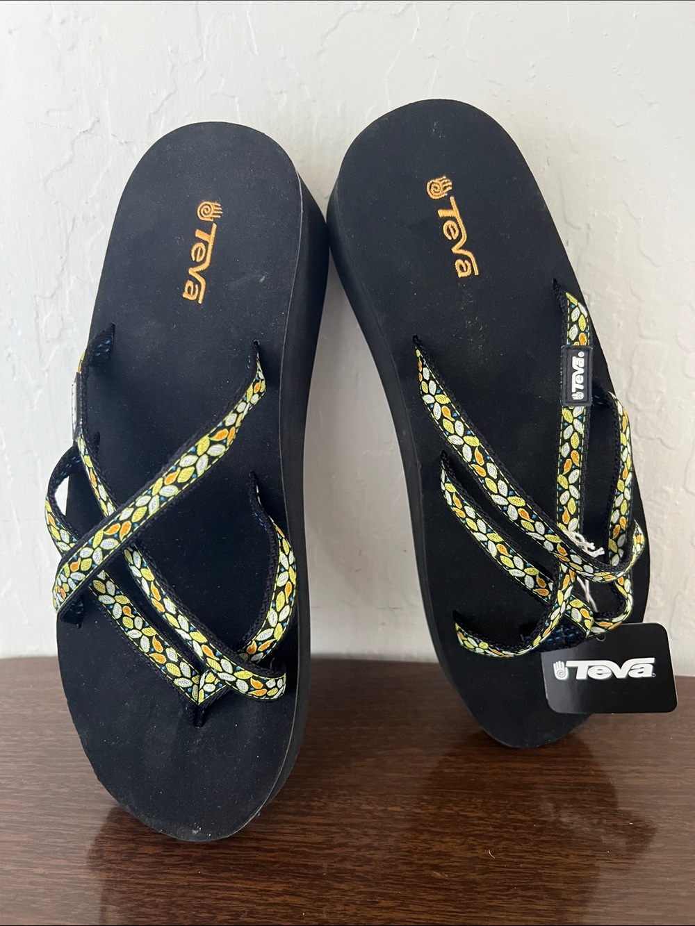 Teva New With Tags Black Platform Sandals with Yellow Floral Straps Size 9 - Picture 7 of 10